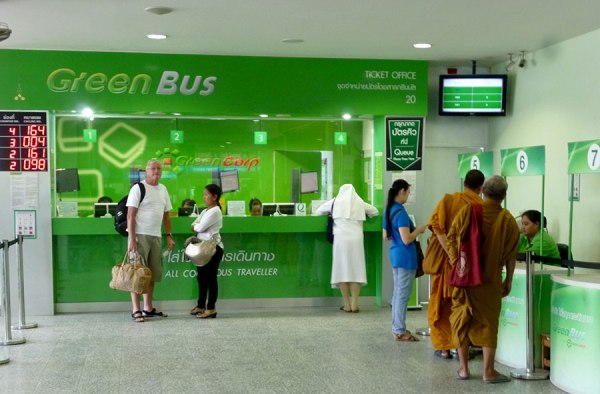 green-bus-at-arcade