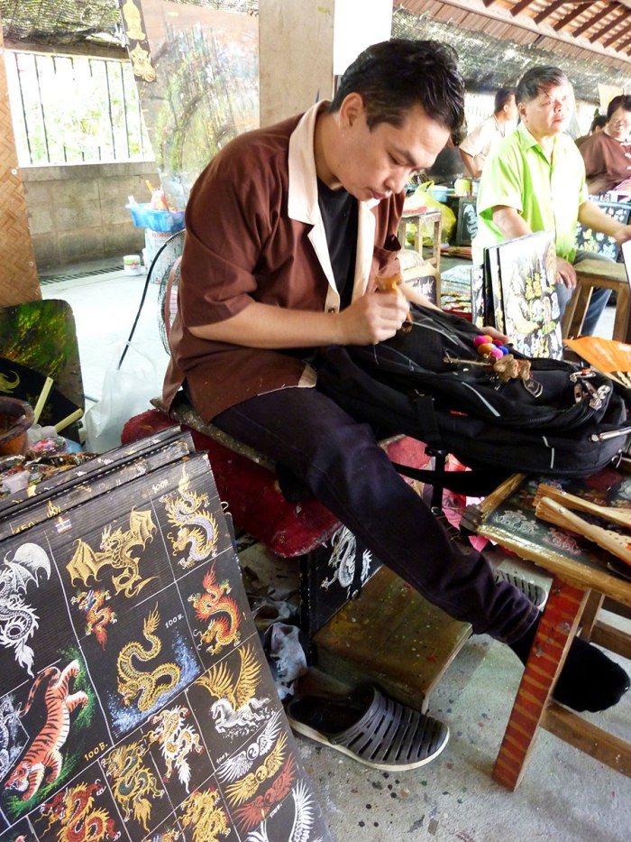 Starting at 100 baht you can have all sorts of tattoos painted on your bag, phone, etc.