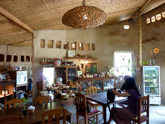 It's a nice design with little trinkets and goodies for sale.