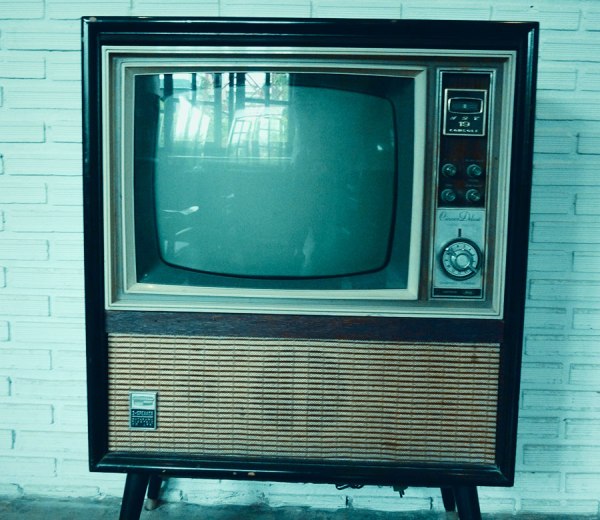 vintage TV-blue